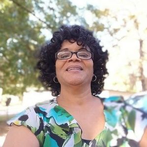 Meet your Posher, Beverly